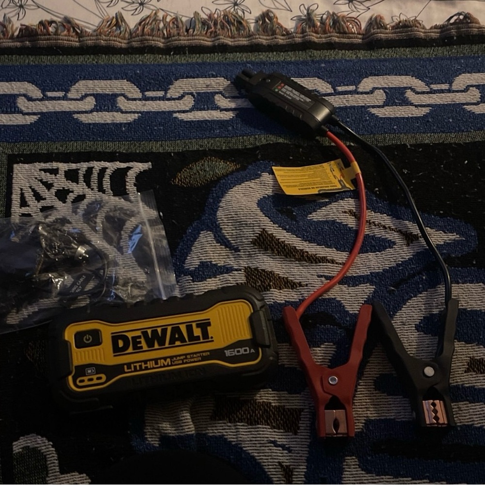 portable v8 jump starter